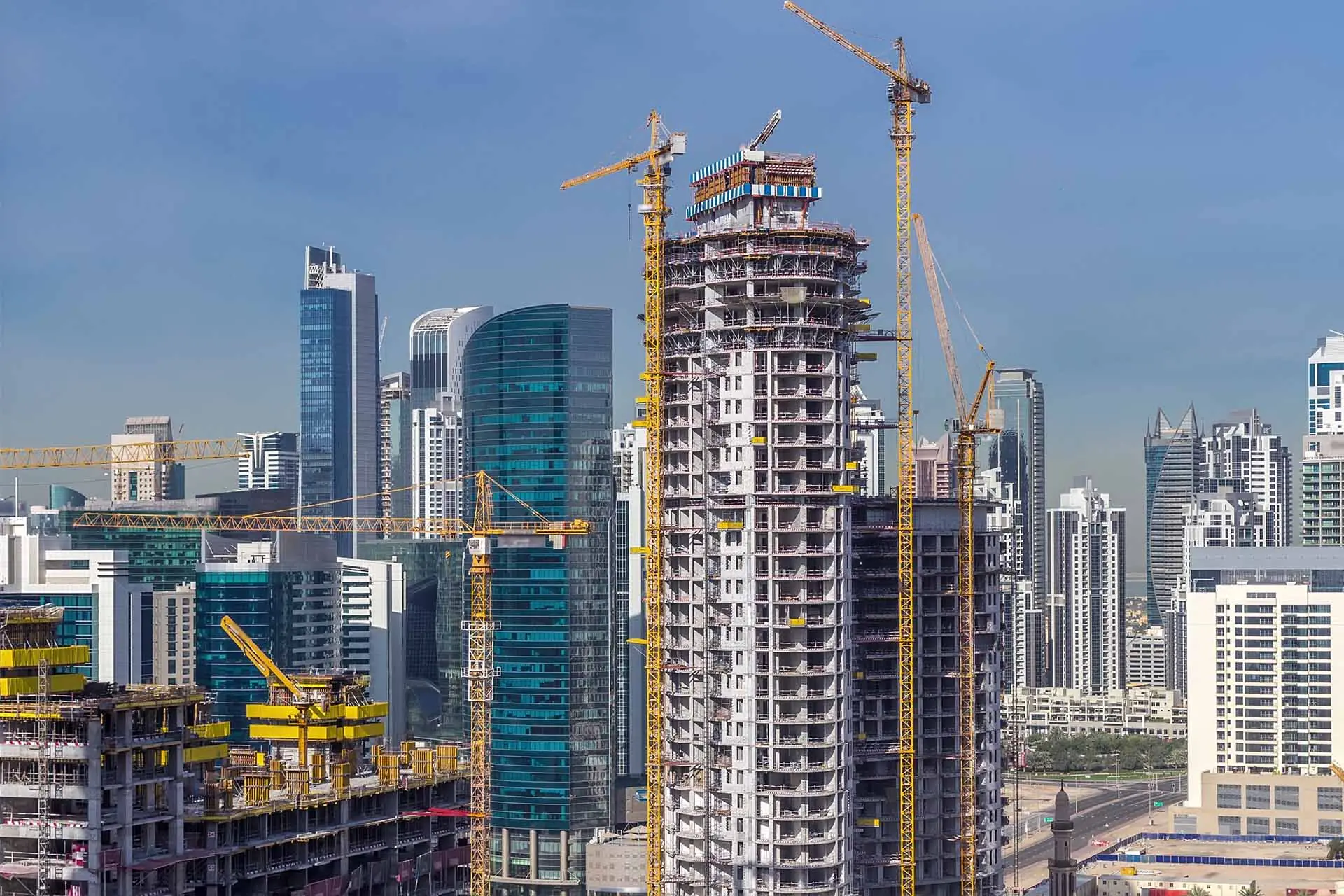 Dubai Construction Sector Surges 20% with Over 30,000 Permits in 2025